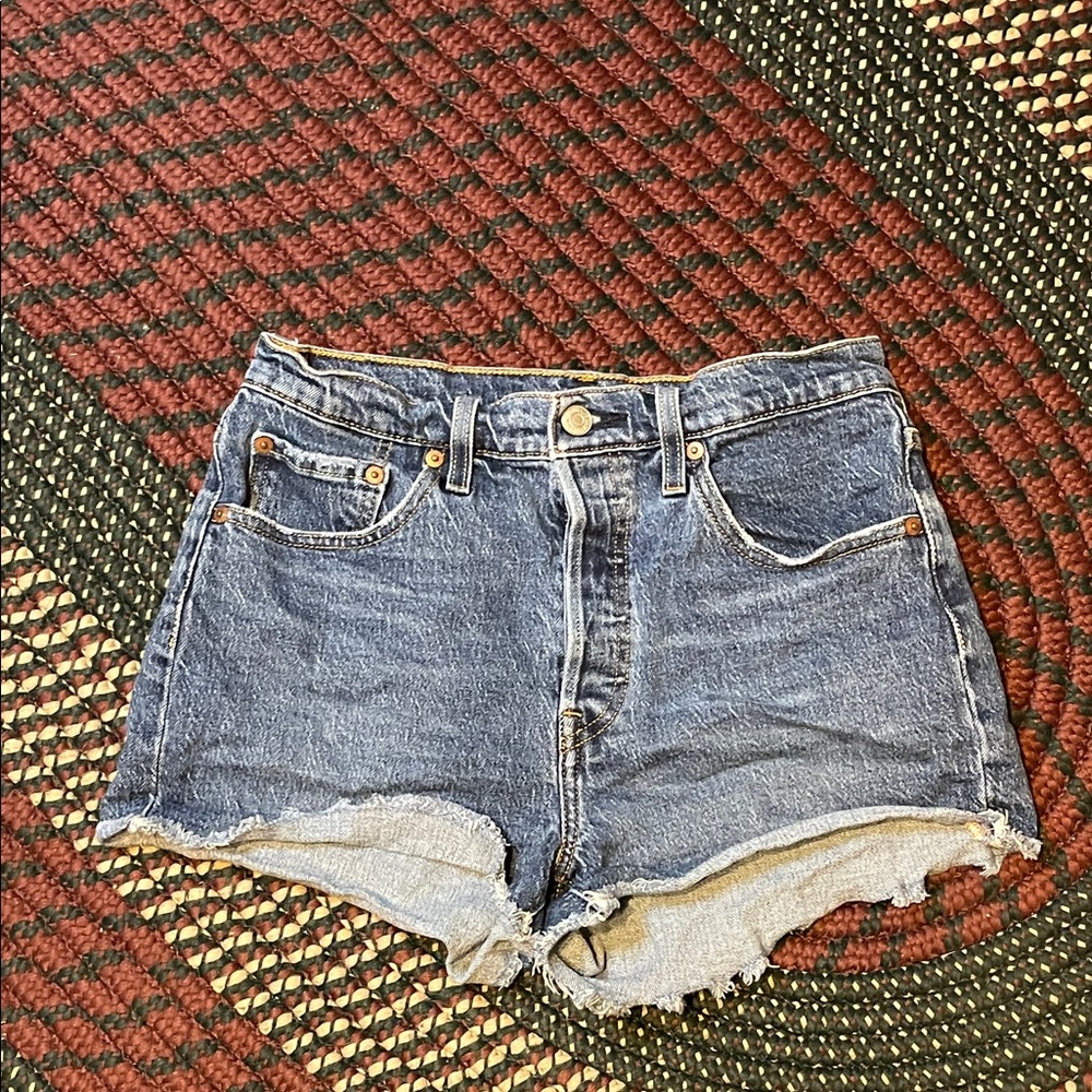 Levi’s 501 Denim Jean Shorts Size‎ 28